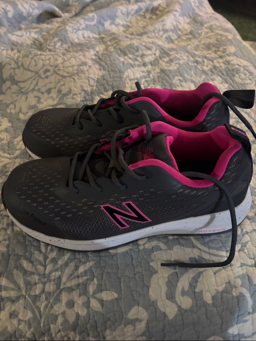 New Balance Women's Charcoal Gray with Pink Lining composite toed Shoes